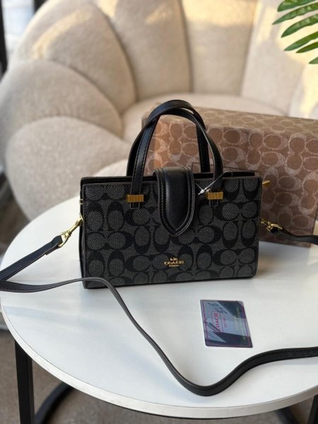 حقيبة حوتش لون اسود وسكني